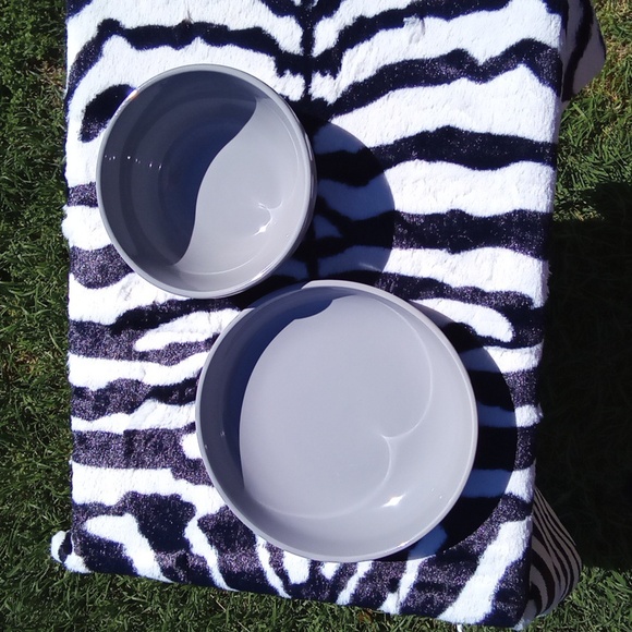 NIB 16 PC Stoneware Dinnerware Set - Picture 5 of 6